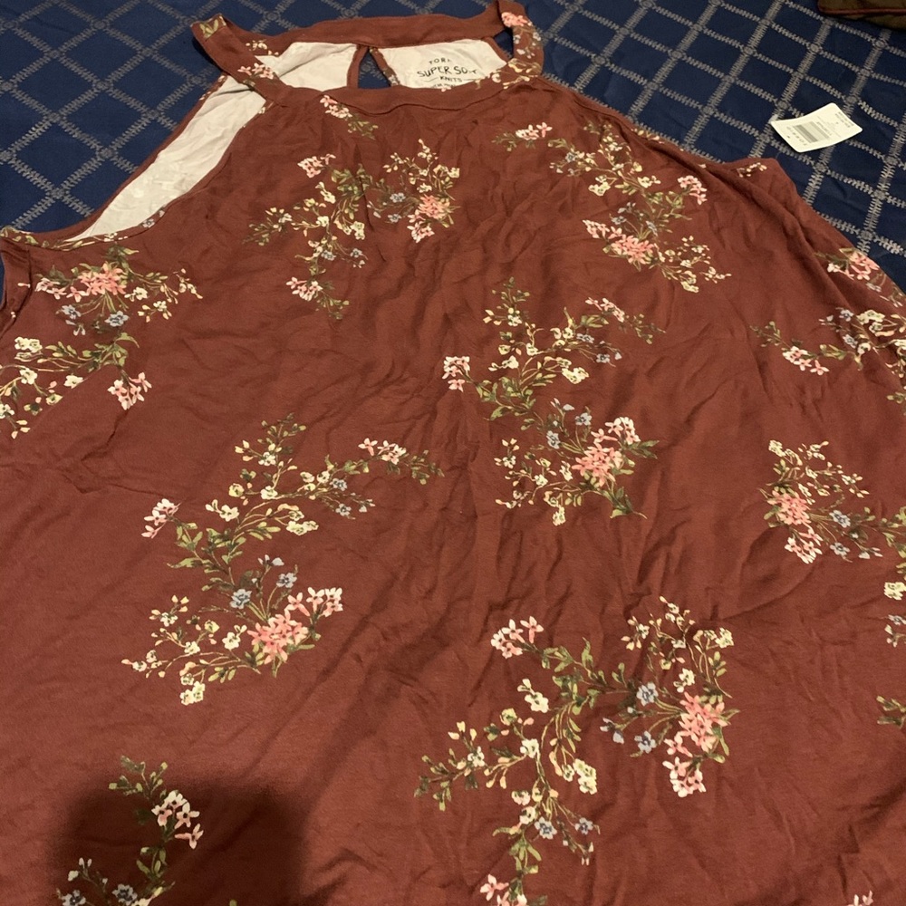 Sleeveless shirt